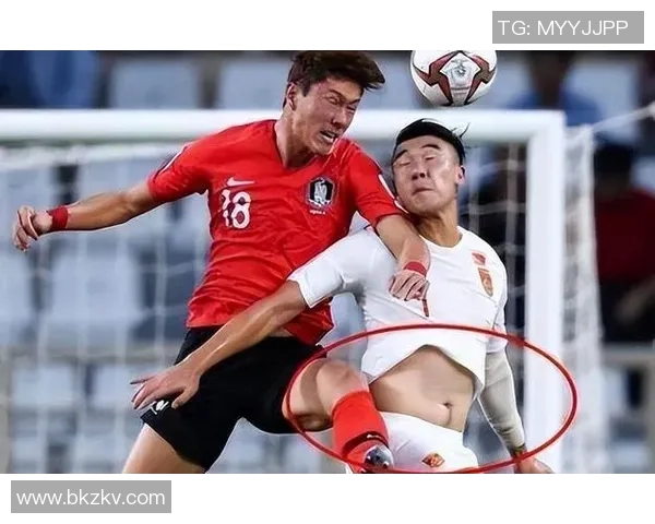 肌肉力量与足球技巧完美结合的顶级球星揭秘