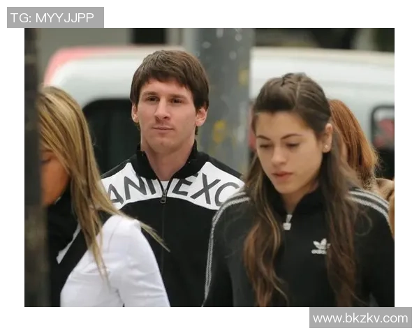 足球明星的巧合揭示了命运与努力交织的奇妙关系与人生轨迹