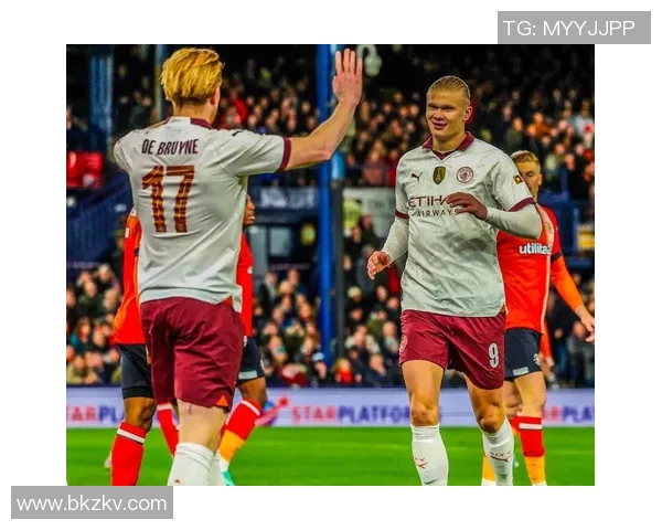 足球巨星联名盛宴多位传奇球员名字组合引发球迷热议与期待