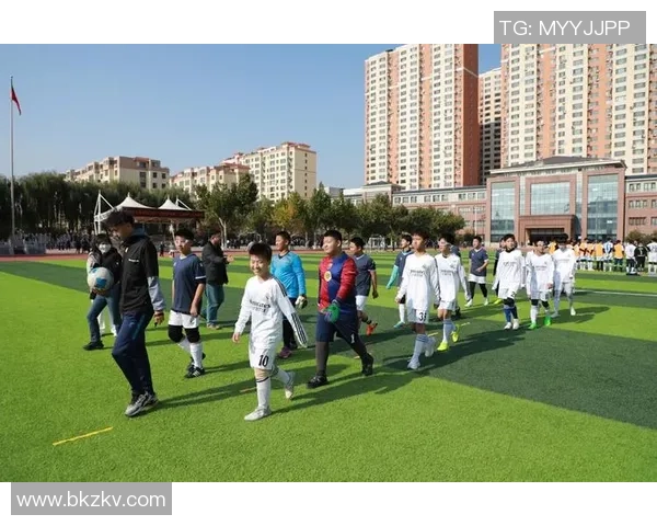 西安足球队在世锦赛中的逆袭之路展现拼搏精神与团队力量 西安足球队在世锦赛中的逆袭之路展现拼搏精神与团队力量